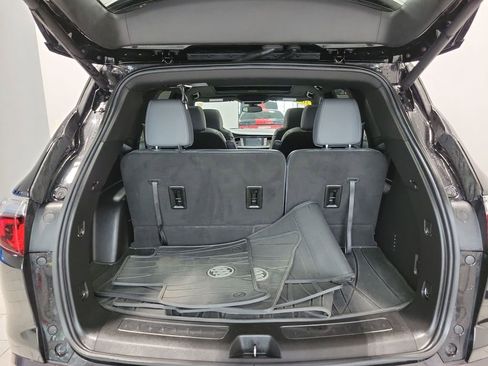 Used 2023 Buick Enclave Essence w/ Experience Buick Package AWD/4WD image 15