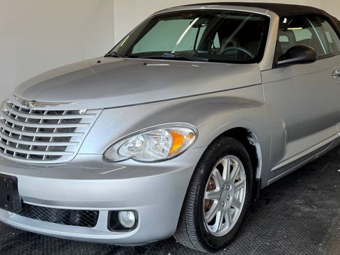 Used 2008 Chrysler PT Cruiser Convertible image 2