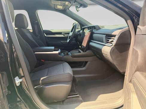 Used 2025 GMC Terrain Elevation AWD/4WD image 16
