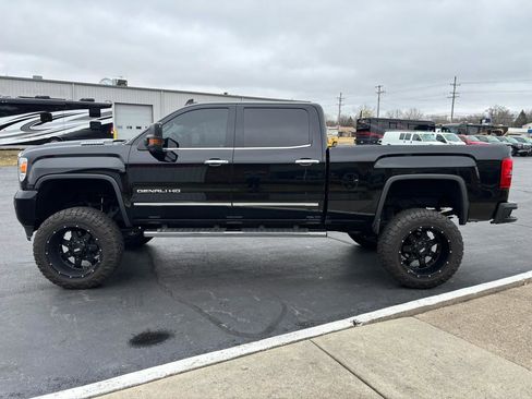 Used 2018 GMC Sierra 2500 Denali image 6