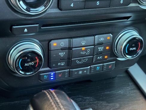 Used 2018 Ford F150 Platinum w/ Technology Package AWD/4WD image 21
