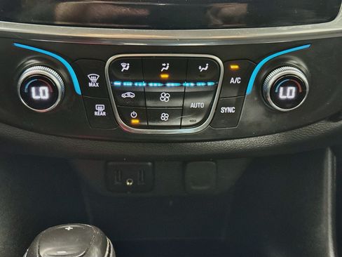 Used 2020 Chevrolet Traverse LS w/ LPO, Blackout Package FWD image 17