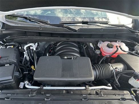 New 2026 Chevrolet Suburban LS image 18