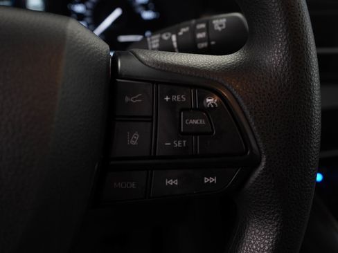 Used 2025 Toyota Sienna LE image 19