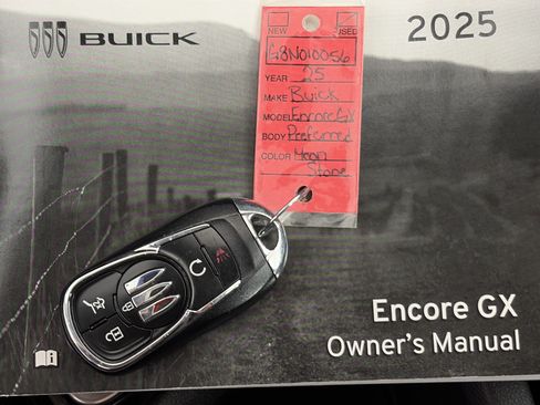 Used 2025 Buick Encore GX Preferred AWD/4WD image 34