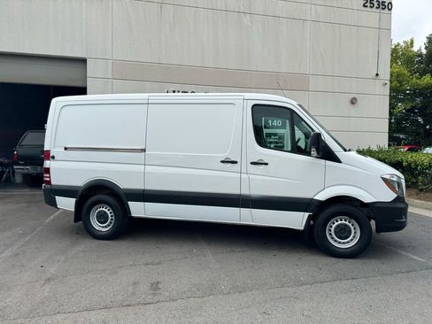 Used 2017 Mercedes-Benz Sprinter 2500 image 2