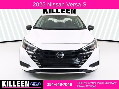 Used 2025 Nissan Versa S FWD image 2