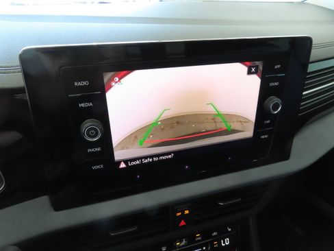 New 2025 Volkswagen Jetta SE image 18