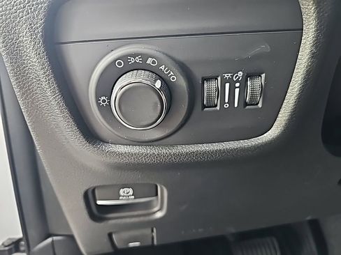 Used 2024 Jeep Grand Cherokee L Laredo AWD/4WD image 14