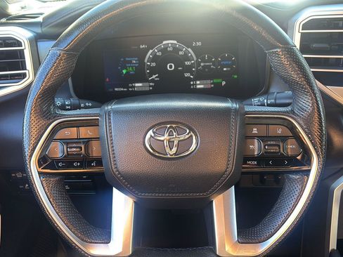 Used 2022 Toyota Tundra Platinum w/ Advanced Package AWD/4WD image 27