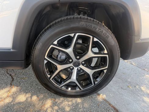 Used 2025 Jeep Compass Limited AWD/4WD image 28