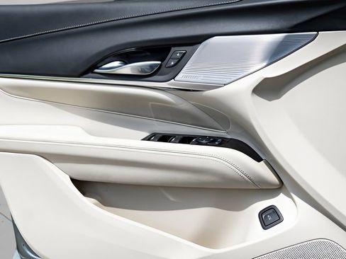 Used 2023 Cadillac CT4 Luxury w/ Sun And Sound Package image 31