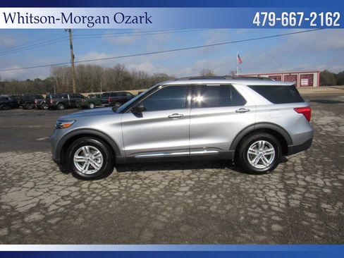 Used 2021 Ford Explorer XLT image 6