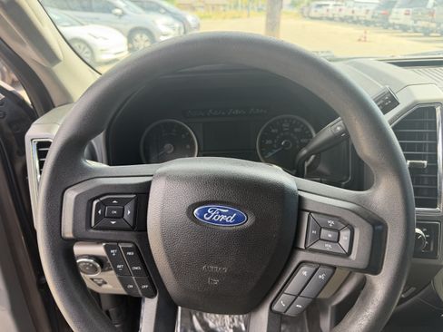 Used 2015 Ford F150 XLT AWD/4WD image 15