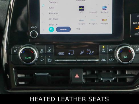 Used 2024 Toyota Highlander XLE image 20