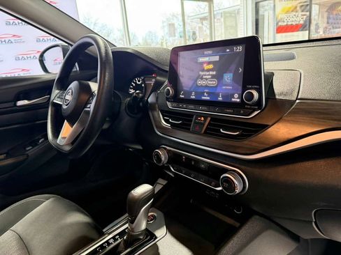 Used 2025 Nissan Altima 2.5 SV image 56