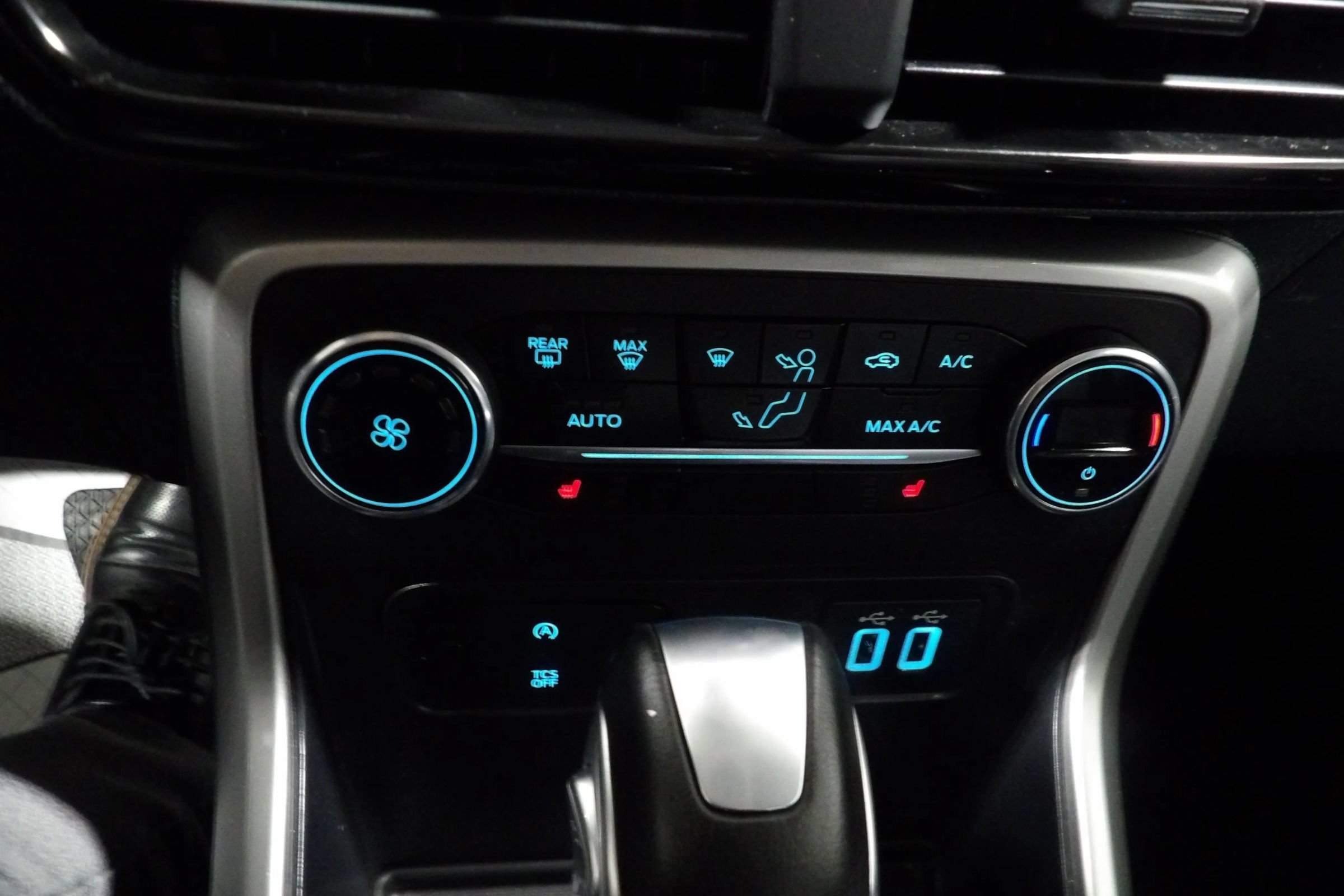 Used 2018 Ford EcoSport Titanium AWD/4WD image 17