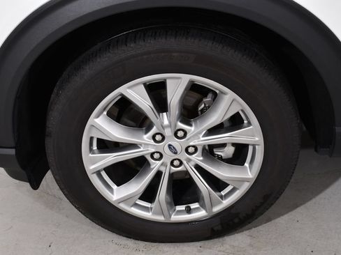 Used 2023 Ford Explorer XLT w/ Equipment Group 202A AWD/4WD image 25