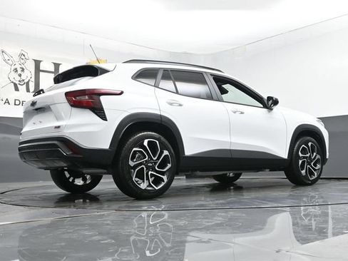 New 2026 Chevrolet Trax RS w/ Sunroof Package FWD image 11