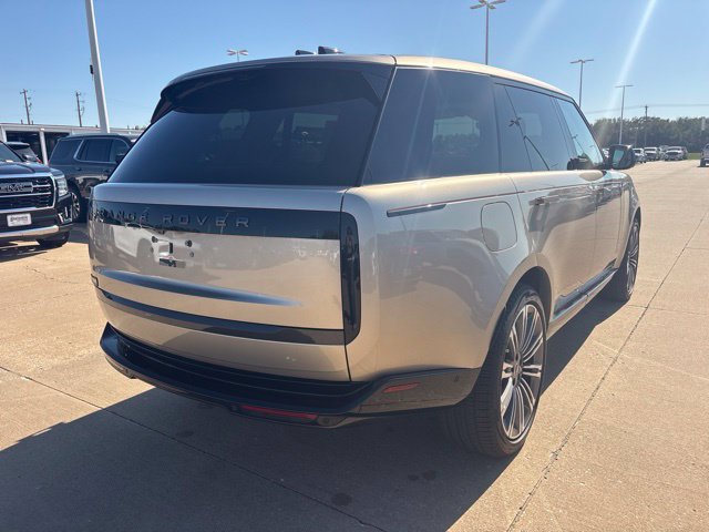 Used 2024 Land Rover Range Rover Long Wheelbase SE AWD/4WD image 3