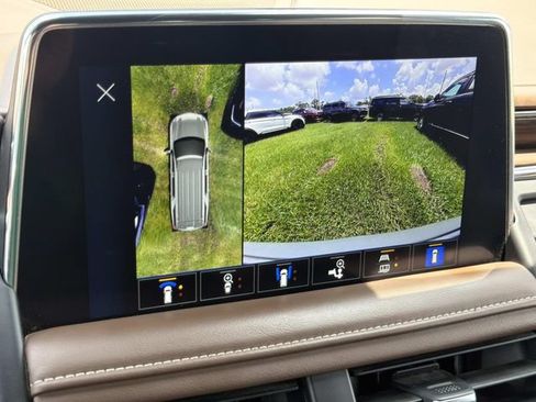 Used 2024 Chevrolet Suburban High Country w/ Premium Package 2 AWD/4WD image 36