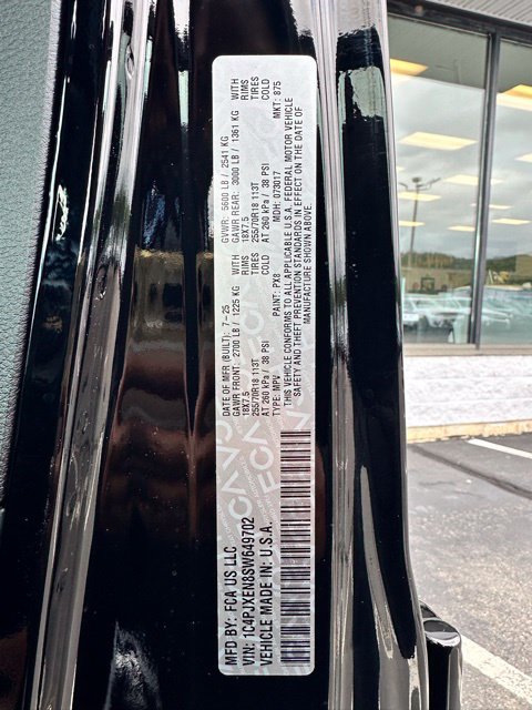 Used 2025 Jeep Wrangler Unlimited Sahara AWD/4WD image 34