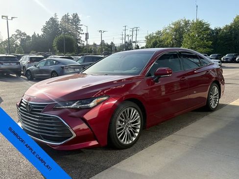 Used 2022 Toyota Avalon Limited w/ Advanced Safety Package FWD image 4