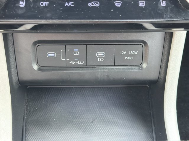 Certified 2025 Hyundai Tucson Limited AWD/4WD image 29