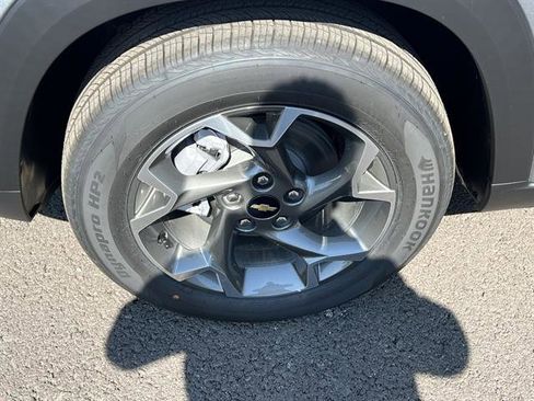 New 2026 Chevrolet Trax LT w/ Driver Confidence Package image 10