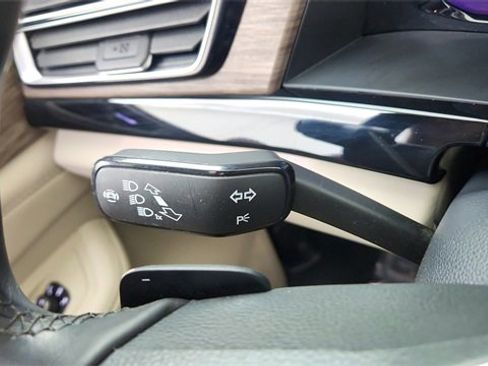 Used 2025 Volkswagen Atlas SEL Premium R-Line image 46