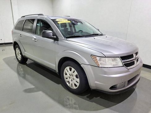 Used 2020 Dodge Journey SE image 2