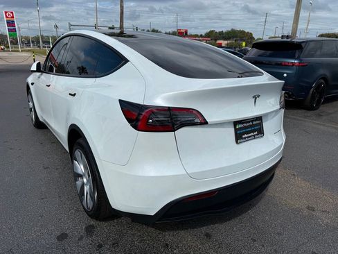 Used 2024 Tesla Model Y Long Range image 7