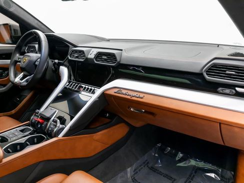Used 2022 Lamborghini Urus image 62