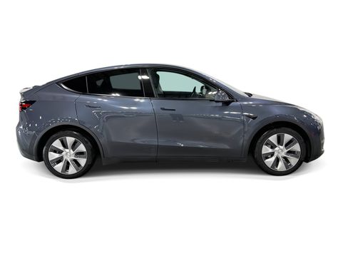 Certified 2021 Tesla Model Y 2WD image 7