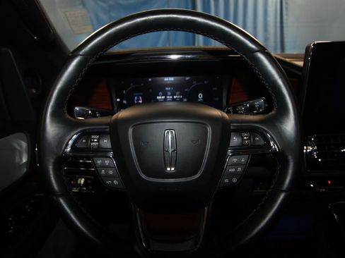 Used 2024 Lincoln Navigator L Reserve image 12