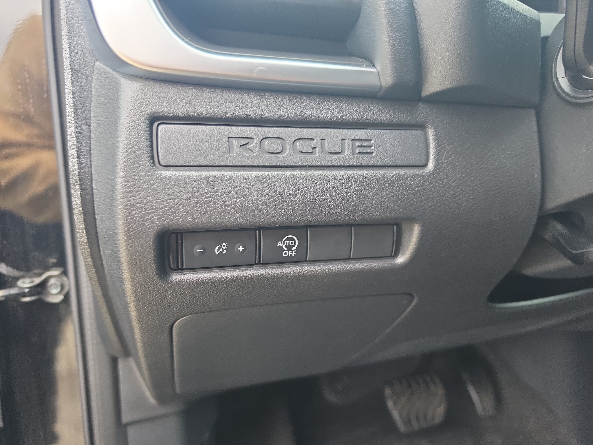 Used 2023 Nissan Rogue S FWD image 26