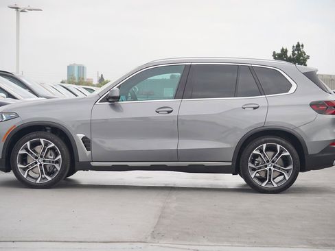 Used 2026 BMW X5 sDrive40i image 4