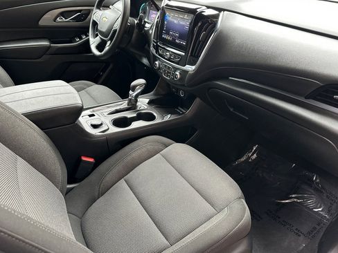 Used 2023 Chevrolet Traverse LT image 21
