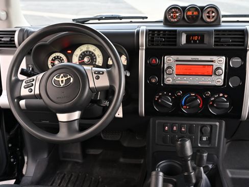 Used 2011 Toyota FJ Cruiser 4WD w/ Convenience Pkg image 20