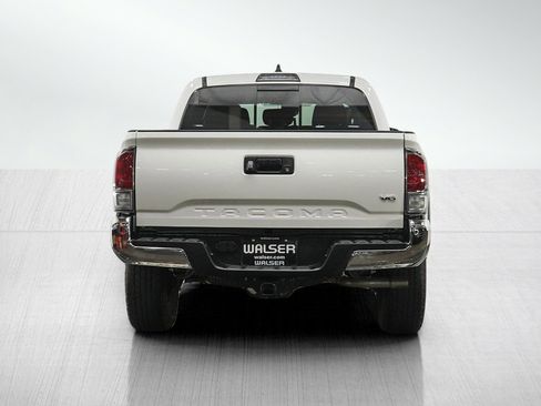 Used 2021 Toyota Tacoma TRD Off-Road AWD/4WD image 4