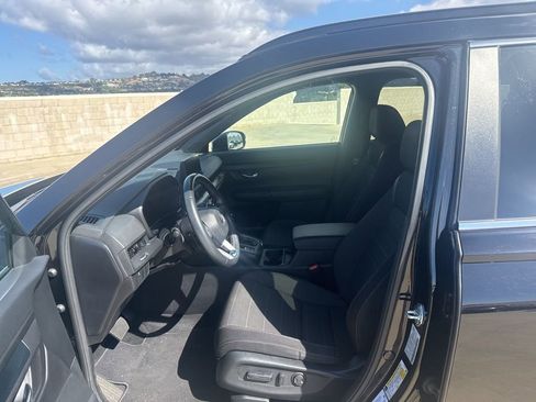Used 2025 Honda CR-V Sport image 9