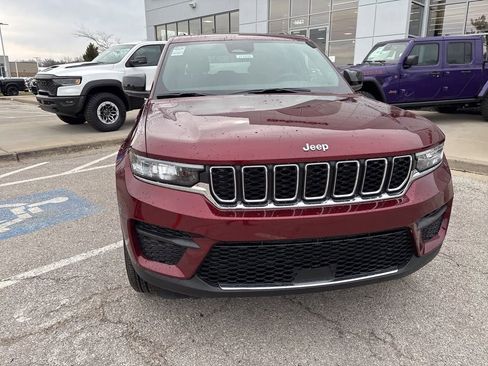 New 2026 Jeep Grand Cherokee Laredo AWD/4WD image 9