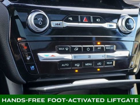 Used 2022 Ford Explorer Limited image 19