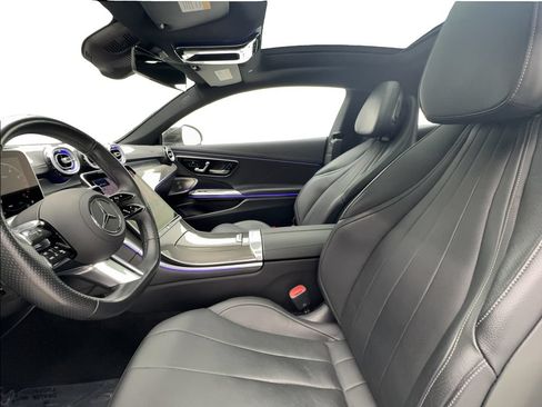 Used 2025 Mercedes-Benz CLE 300 4MATIC Coupe image 21