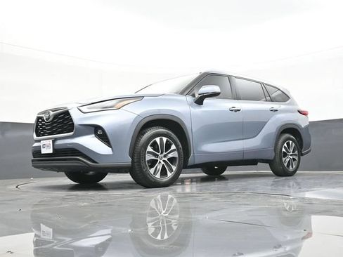 Used 2021 Toyota Highlander XLE FWD image 56