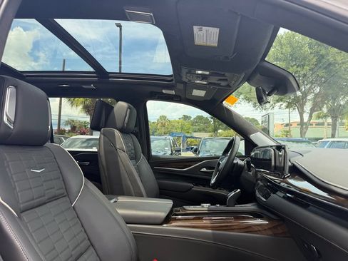 Used 2024 Cadillac Escalade Sport Platinum w/ Heavy-Duty Trailer Package AWD/4WD image 24