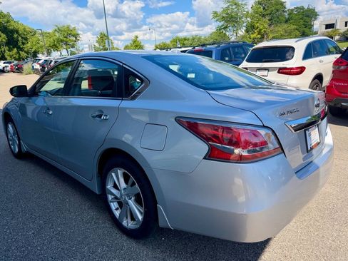 Used 2014 Nissan Altima 2.5 SL w/ Technology Package FWD image 8