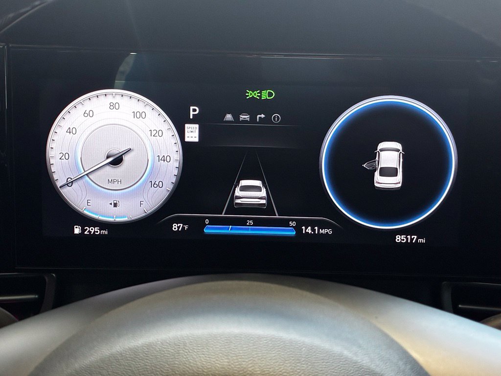 Certified 2025 Hyundai Elantra Limited FWD image 10