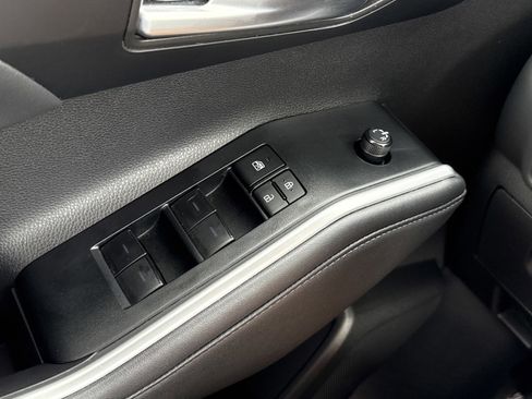 Used 2025 Toyota Highlander XLE image 20