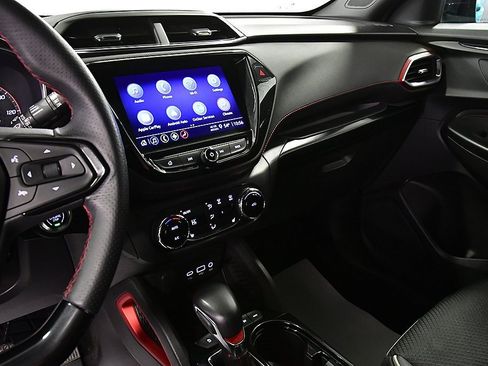 Used 2021 Chevrolet TrailBlazer RS w/ Convenience Package image 21